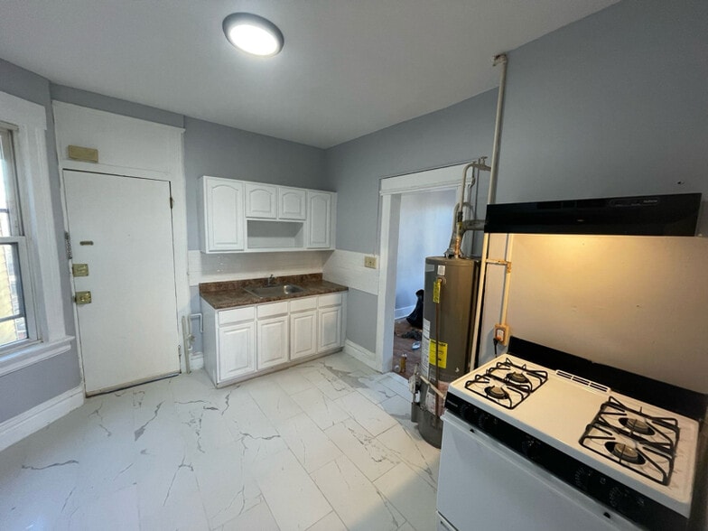 Building Photo - 21 Vail St