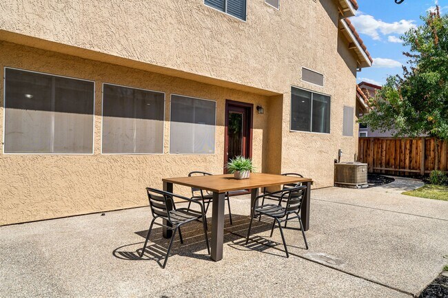 Building Photo - 1451 Lorimer Way