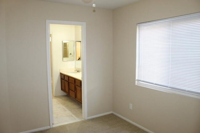 Building Photo - 3Bed/2Bath in Rancho Del Oro~ Ave Sevilla