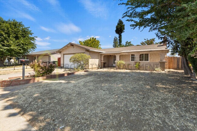 Building Photo - Charming 4-Bed, 2-Bath Home in Sacramento’...