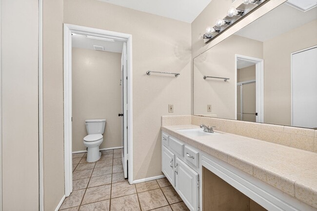 Building Photo - 510 W Cll Lago