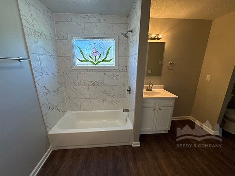 Building Photo - 316 Sparky Cove