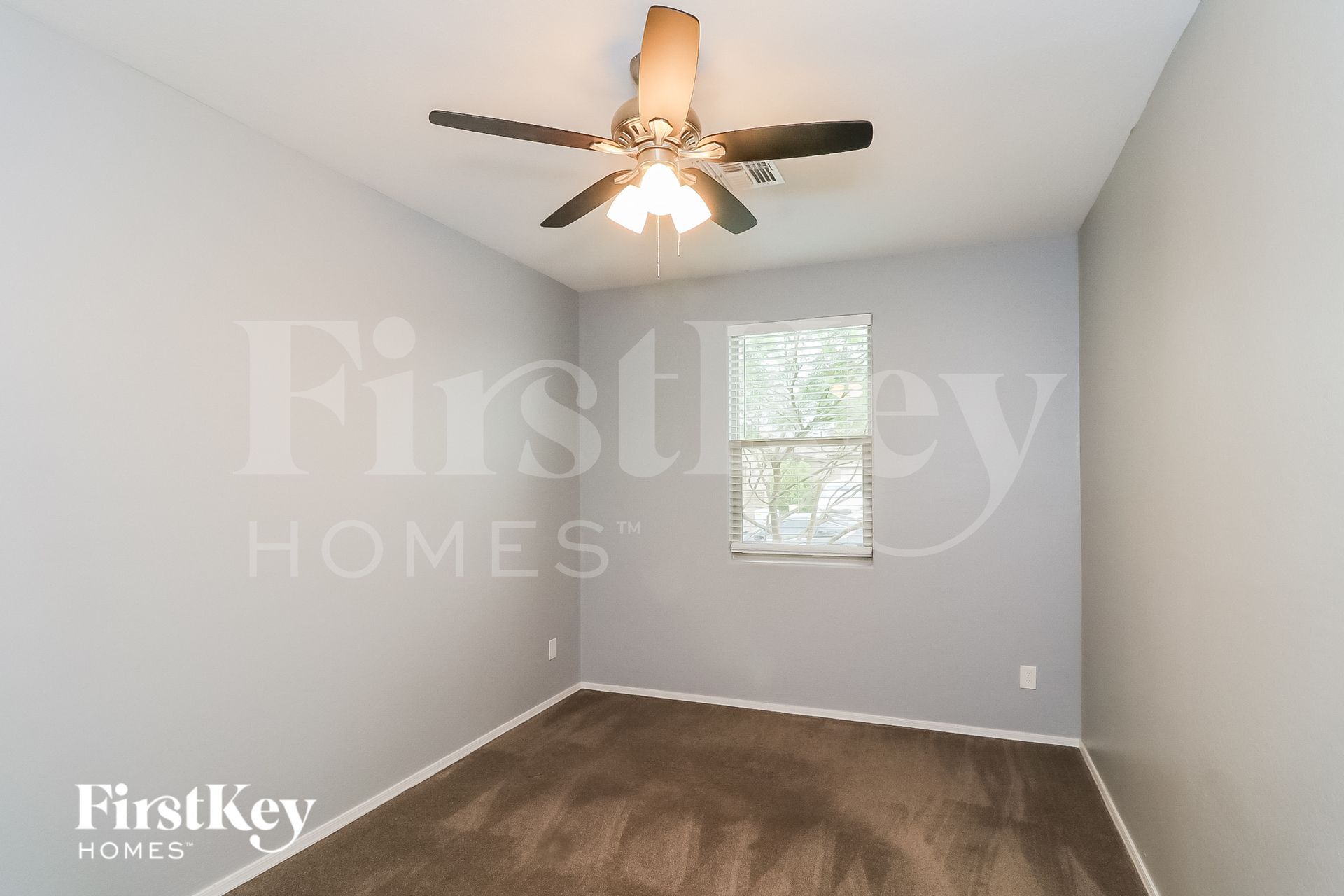 Building Photo - 6204 W Evergreen Rd