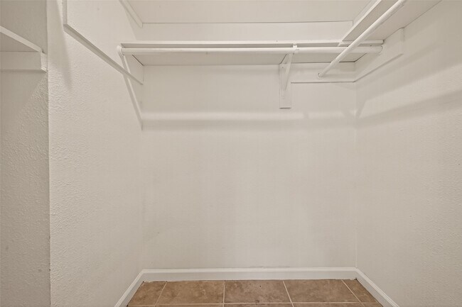 Building Photo - 6311 Tall Willow Dr