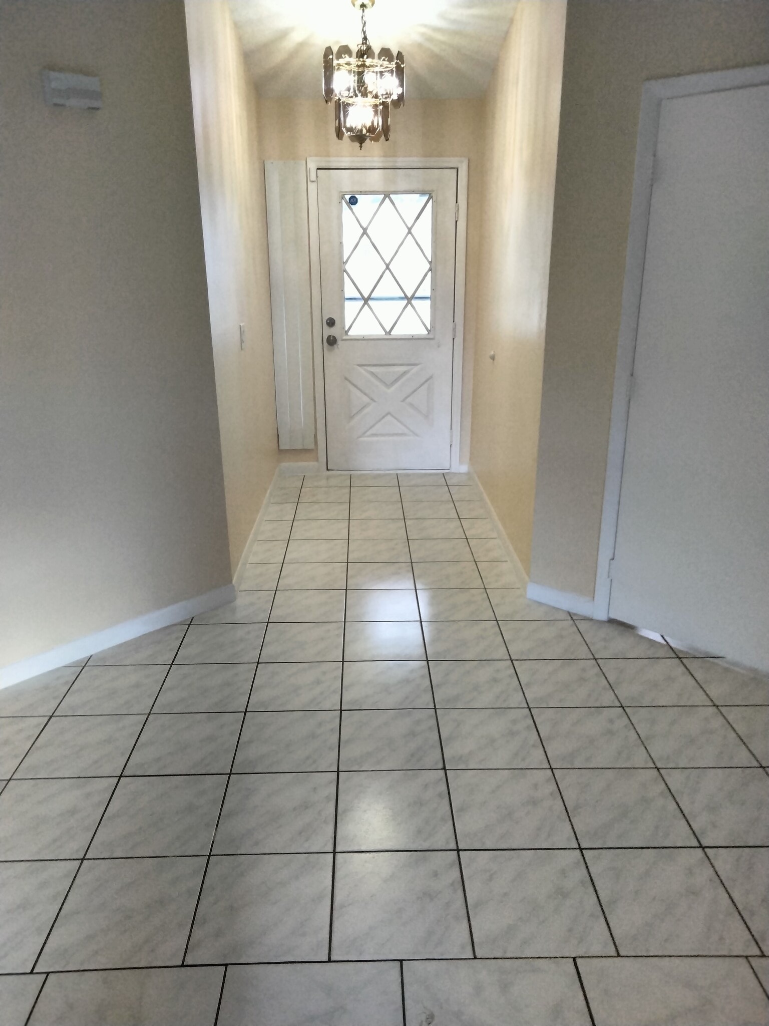 entry way - 970 Jupiter Blvd NW