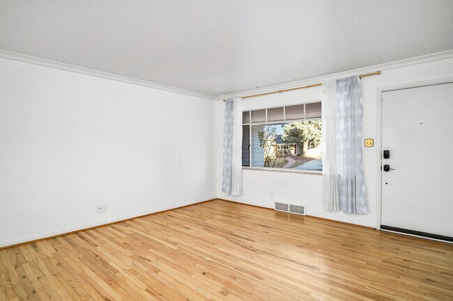 Building Photo - 2BD, 2BA Wellshire Home with Finished Basement and Attached 1-Car Garage