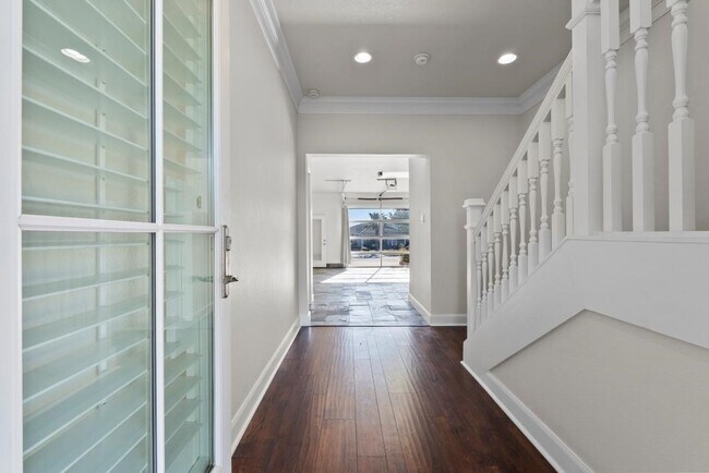 Building Photo - 2727 E Bayshore Dr