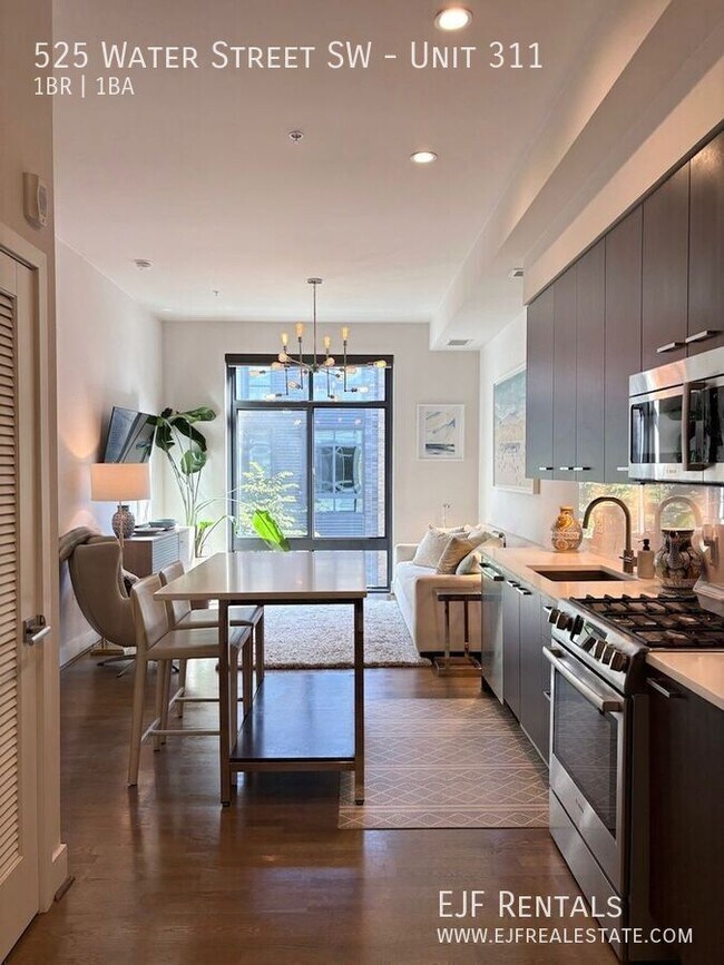 Building Photo - 525 Water St SW