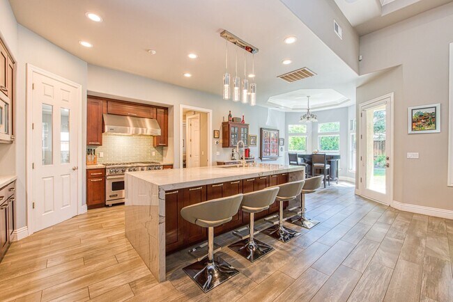 Building Photo - Custom home in beautiful St Andrews Green gated community