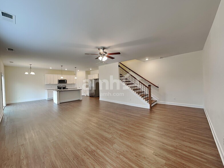 Building Photo - 4336 Longfellow Dr