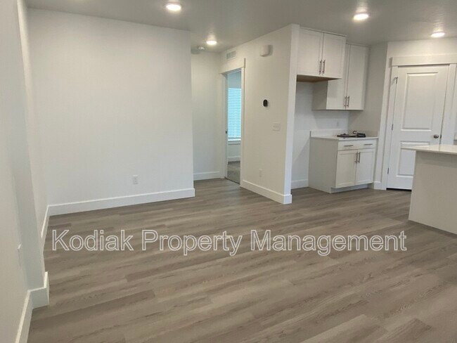 Building Photo - 1088 N 1840 W