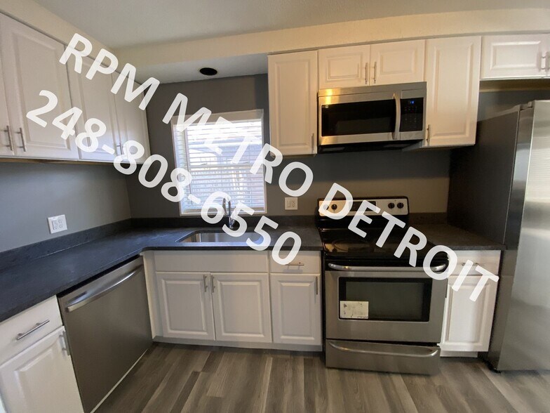 Building Photo - 28422 Parkwood St