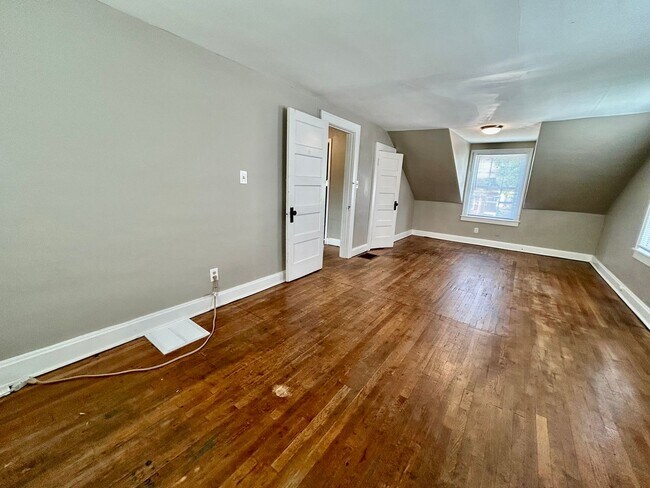 Building Photo - 6 Bedroom in Richmond Near EKU!