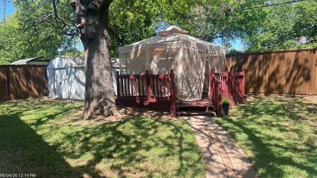 Building Photo - 903 Love Wood Ln