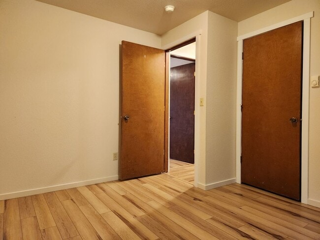 Building Photo - 3 Bedroom Rambler