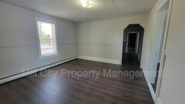 Building Photo - 343 Auburn St