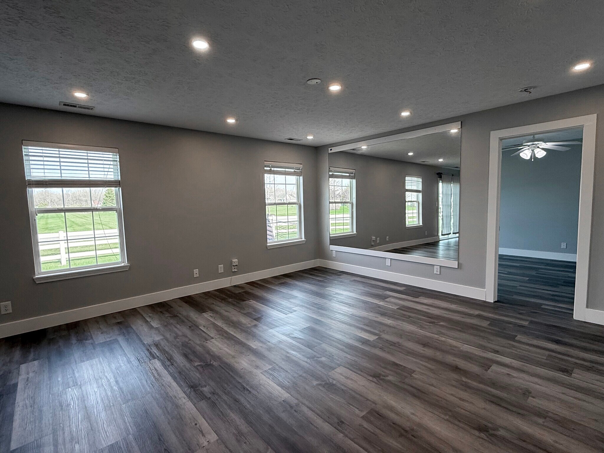 Building Photo - 740 Amos Ct