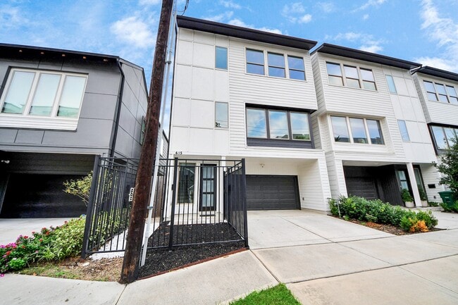 Building Photo - 615 Oakley St