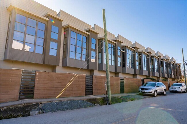 Building Photo - 1037 Bonner St