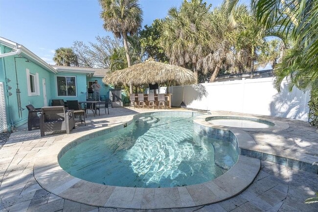 Building Photo - 518 77th Ave