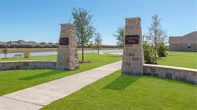 Building Photo - 605 Merriam Dr