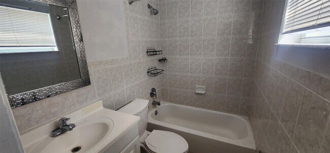 Building Photo - 2005 SW 99th Ave