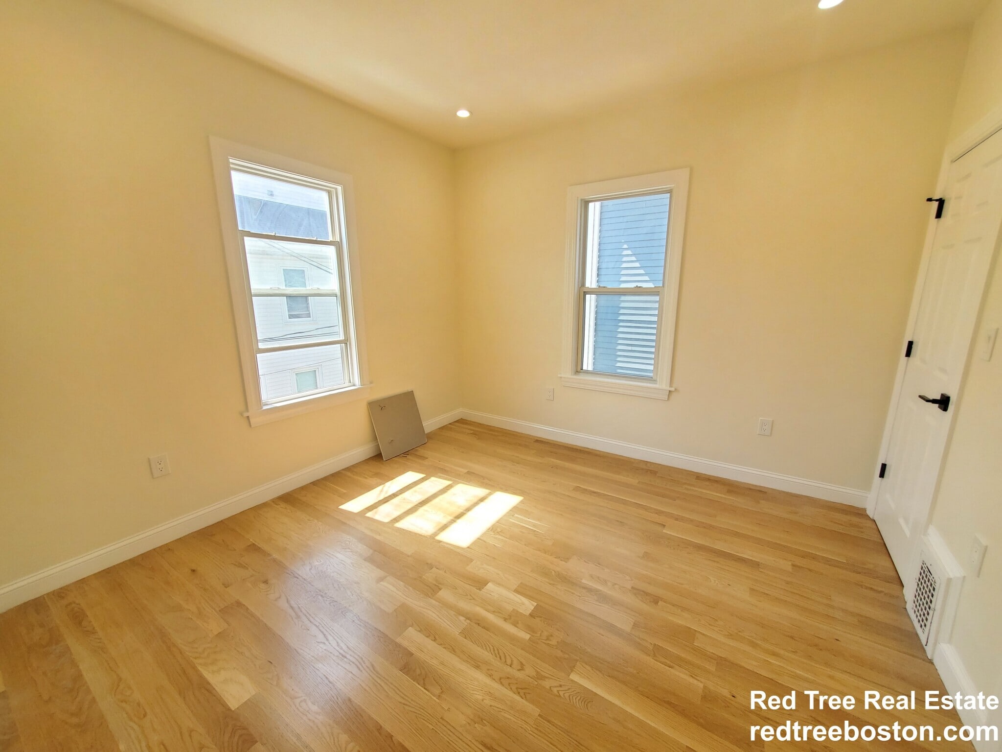 Building Photo - 258 Belmont St