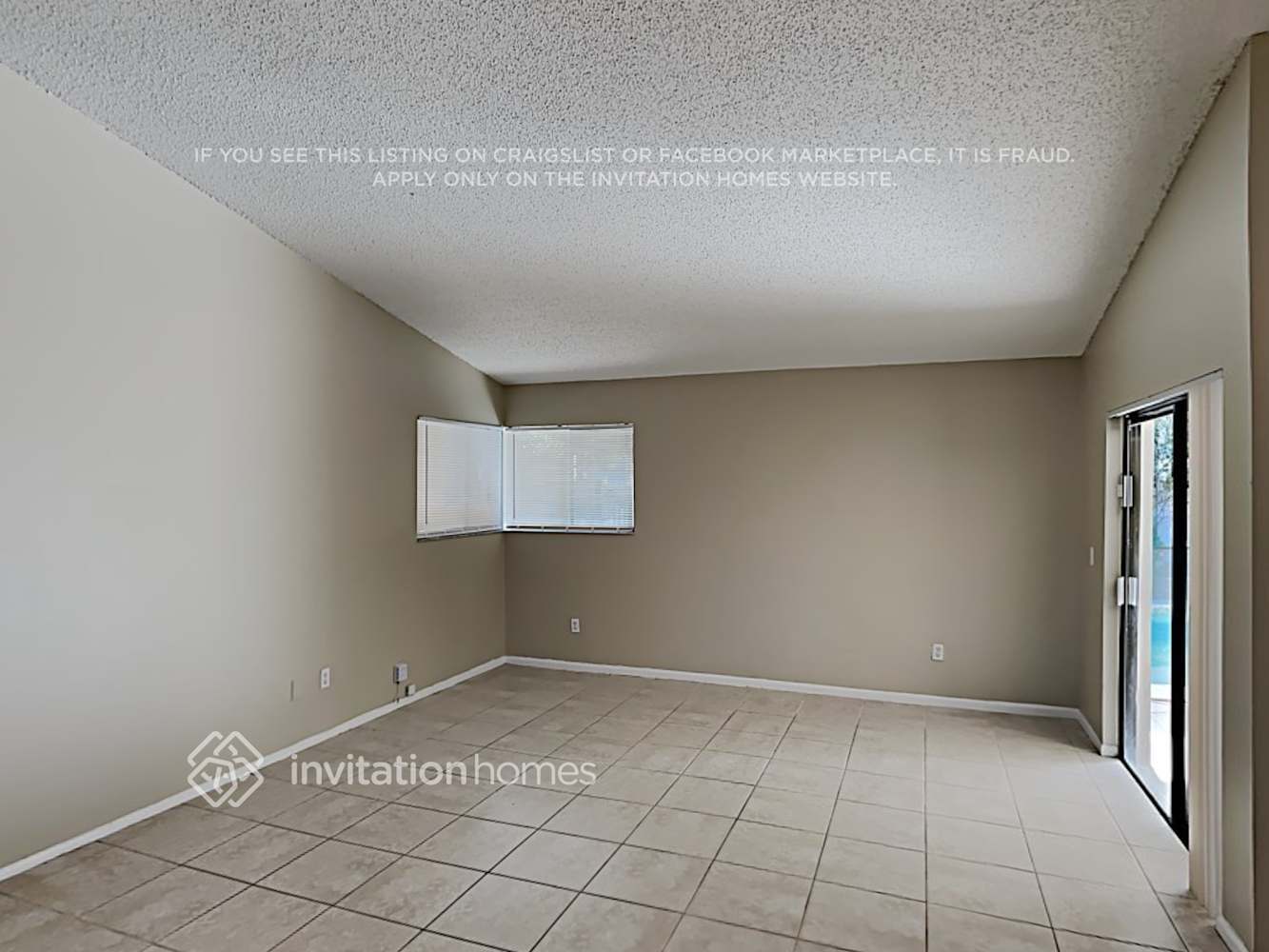 Building Photo - 9664 Carousel Cir S