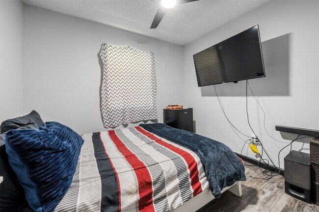 Building Photo - 541 Trails End Dr