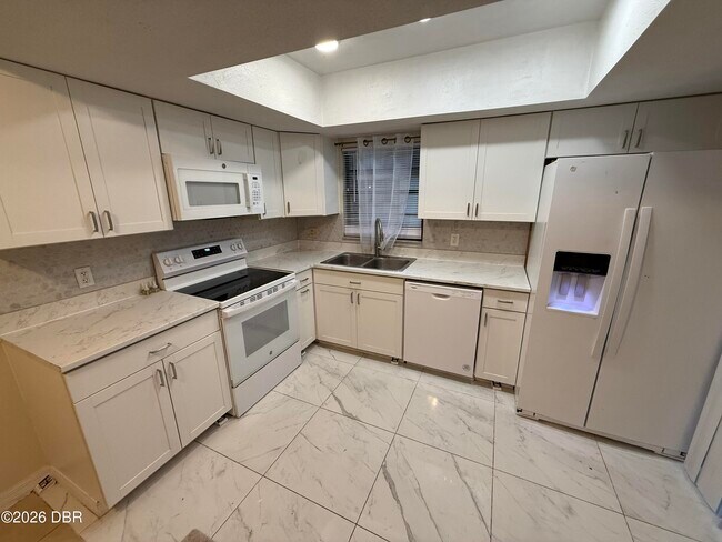 Building Photo - 71 Springwood Square