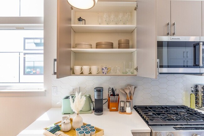 Building Photo - 2114 3rd Ave N