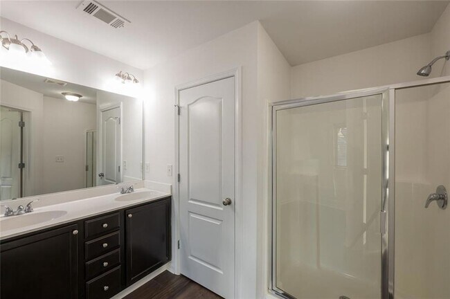 Building Photo - 2341 Attewood Dr