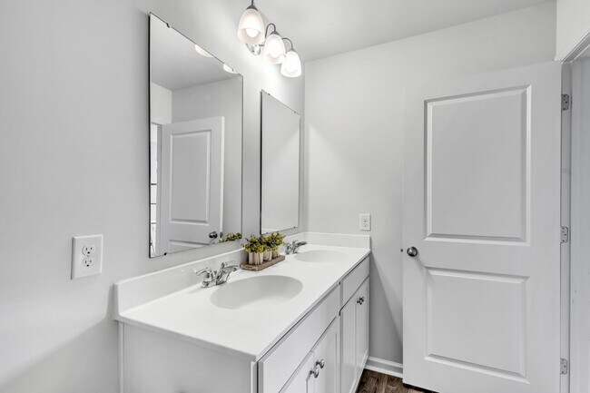 Building Photo - Ways Station Golf course community in Richmond Hill Plantation - 4 Bed/2.5 Bath