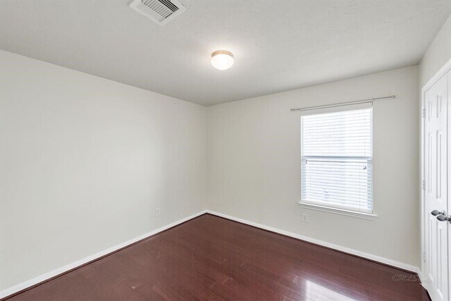 Building Photo - 19454 Plantation Cove Ln