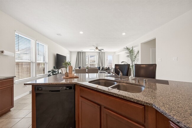 Building Photo - 28423 Aubrey Orchard Ln