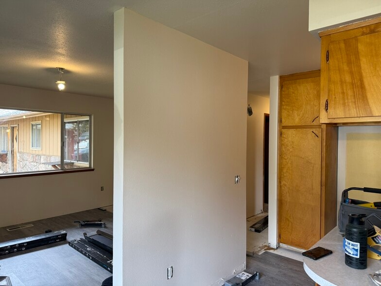 Building Photo - 1337 SW Foundry St