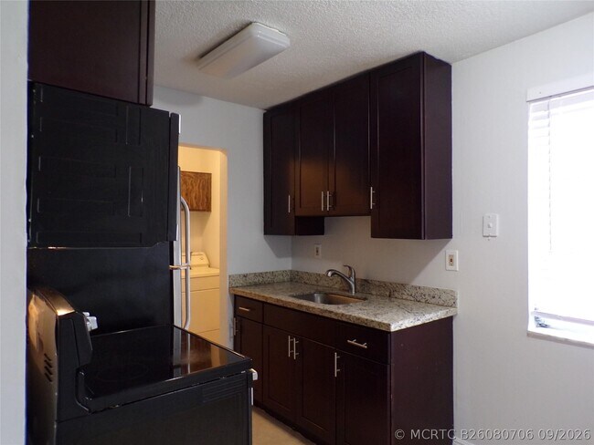 Building Photo - 1505 N 57th Terrace