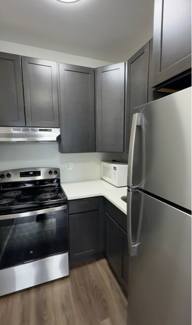 Building Photo - 5001 Oxford Ave