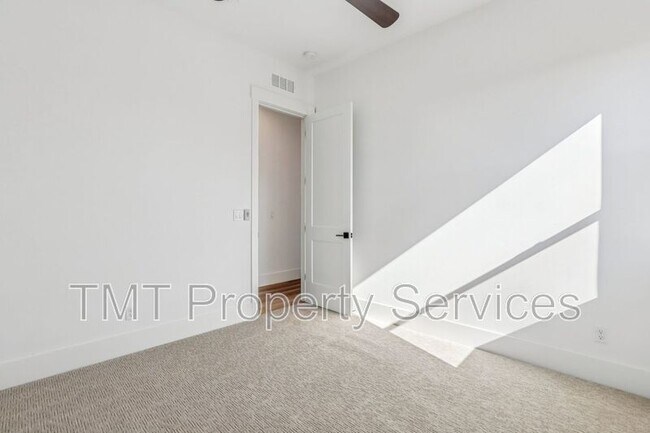 Building Photo - 1007 Bridger Dr