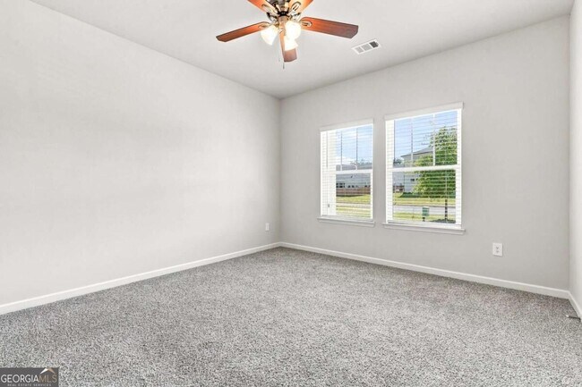Building Photo - 176 Meander Dr