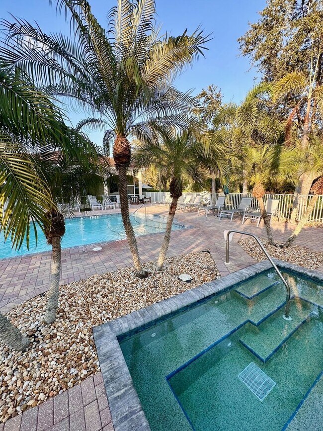 Building Photo - Seasonal 3-Bed Condo Rental in the Heart of Naples – AVAIL DEC/JAN, APRIL-FORWARD