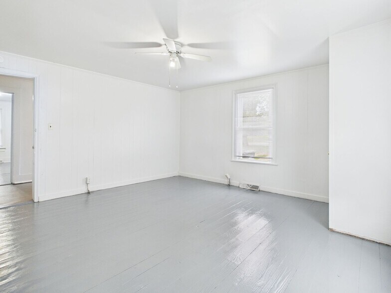 Building Photo - 404 Beech St
