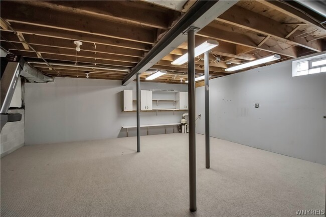 Building Photo - 6 St Charles Ct