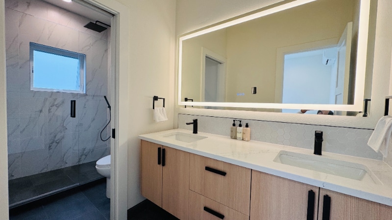 Building Photo - 4029A 51st Ave SW