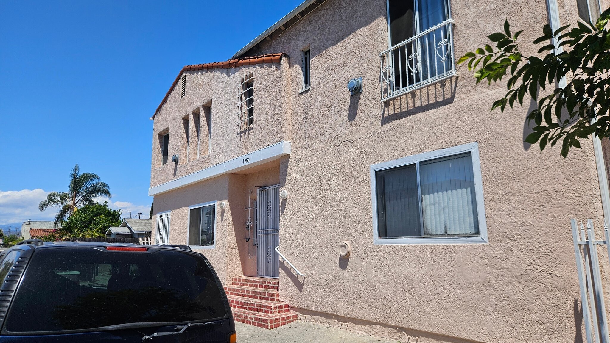 Building Photo - 1750 S Longwood Ave
