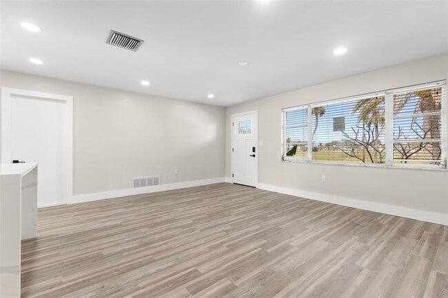 Building Photo - 490 82nd Ave