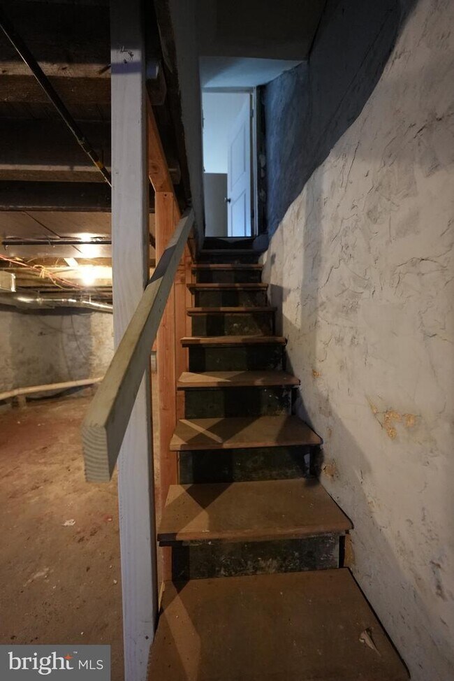 Building Photo - 5214 Heston St