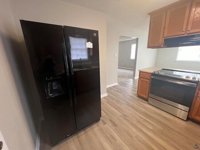 Building Photo - 215 Haverhill Cir