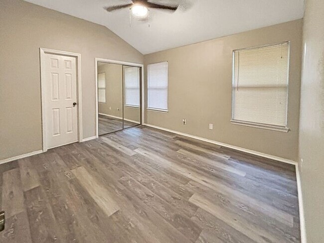 Building Photo - Beautiful 3-Bedroom Home: A Perfect Blend ...