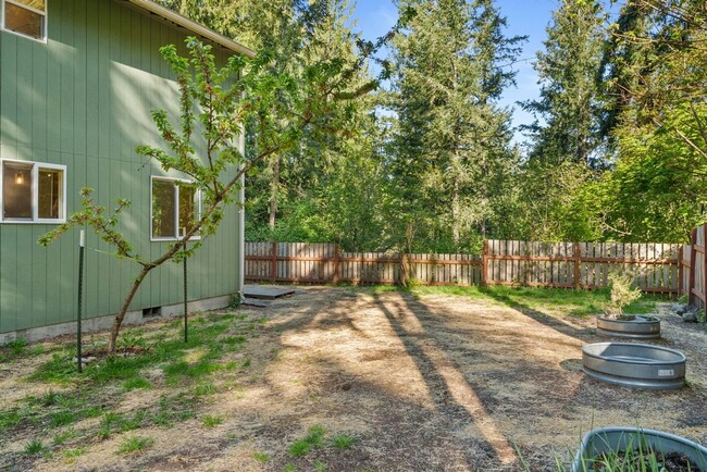 Building Photo - Clearwood Community Home in Yelm For Rent!...